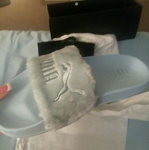 Fenty by Rhianna PUMA fur slides *brand new*